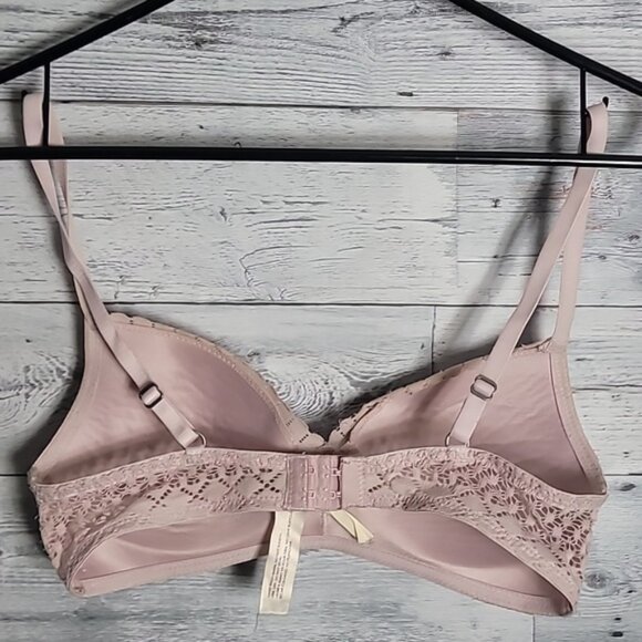 Lucky Brand Soft Pink Wireless Lined Lace Bra Sz 34C - Picture 2 of 7